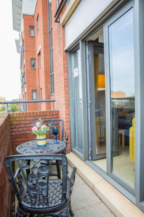 Newly Furnished Appartment Near Train Station Wolverhampton Exterior foto