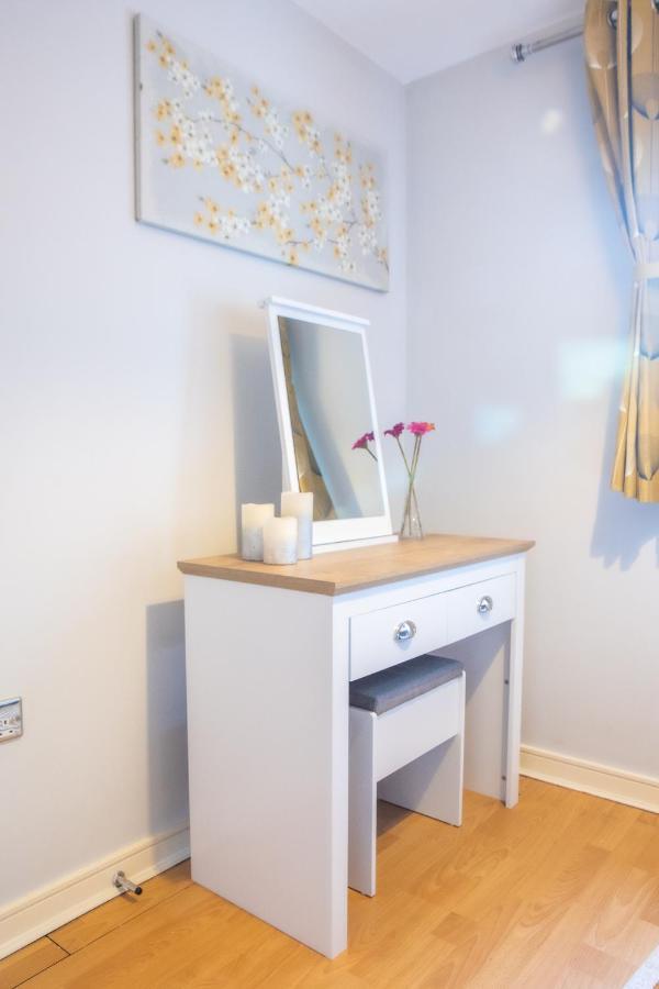 Newly Furnished Appartment Near Train Station Wolverhampton Exterior foto