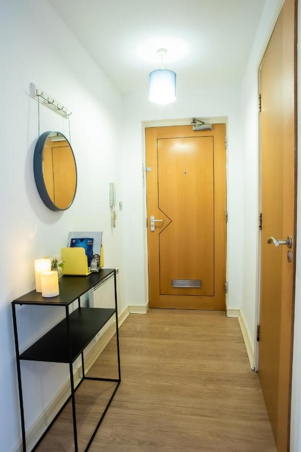 Newly Furnished Appartment Near Train Station Wolverhampton Exterior foto
